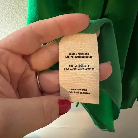 NWT L'AGENCE Kylee Racerback Silk Tank Top Blouse Size Medium Green - Picture 7 of 9